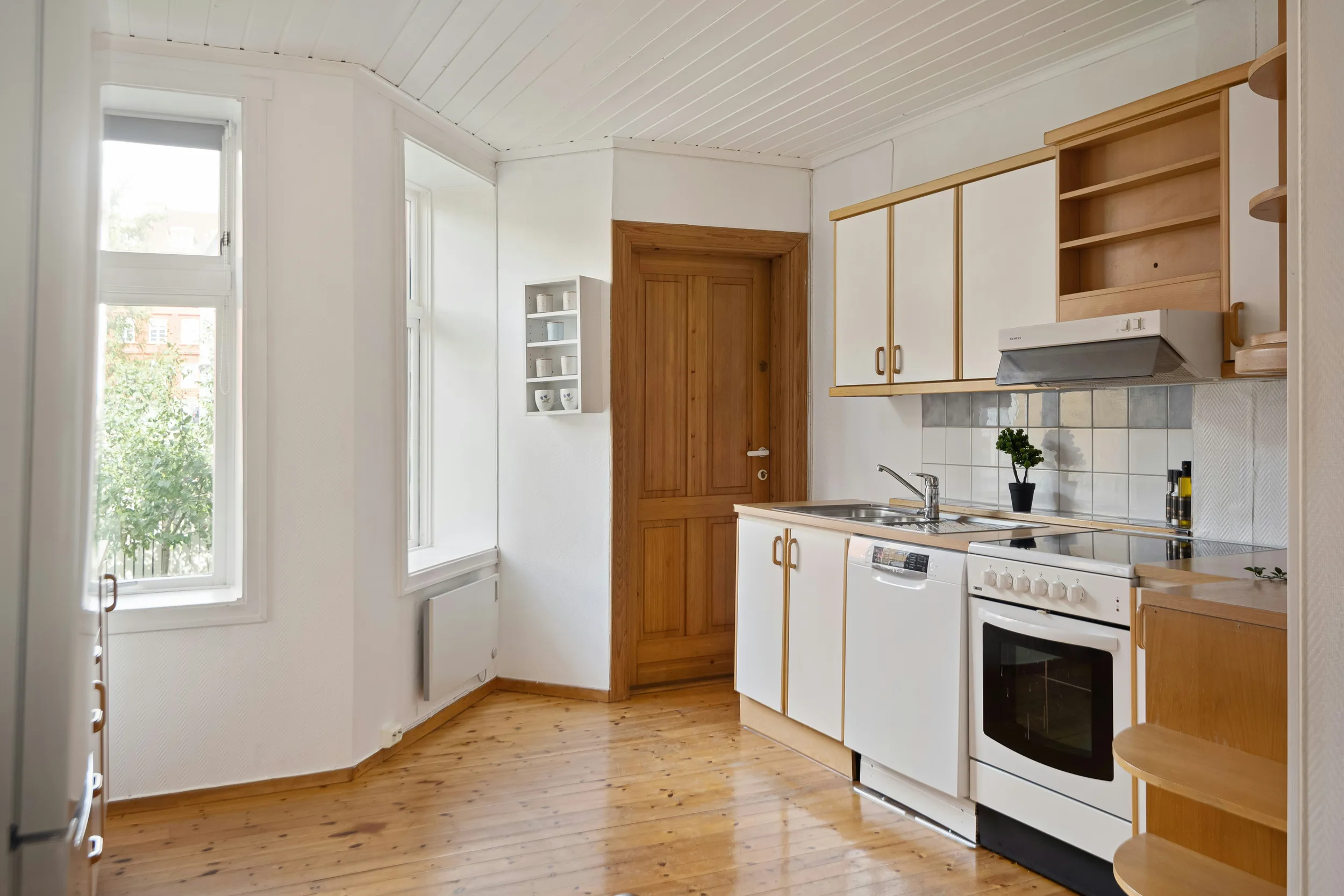 Quiet Apartment Close to the Sea