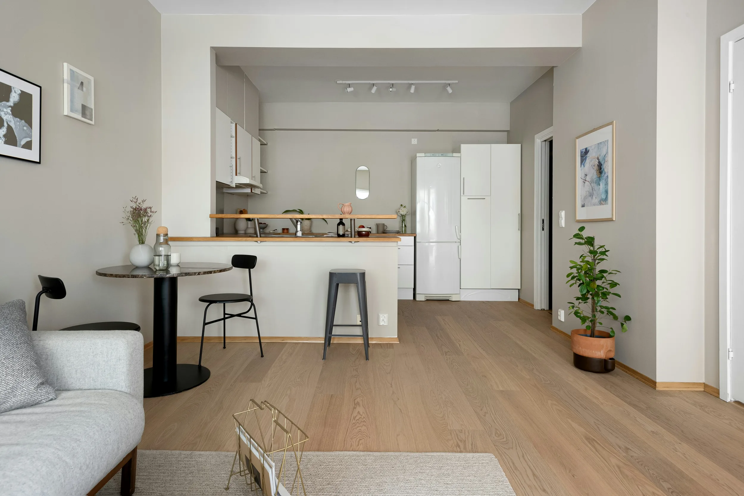 Quiet Apartment in Panteleimon Area